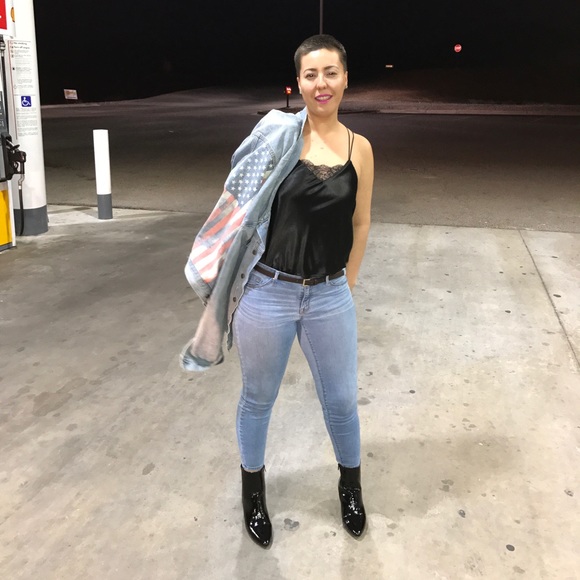 Meet your Posher, Carla - Picture 1 of 3